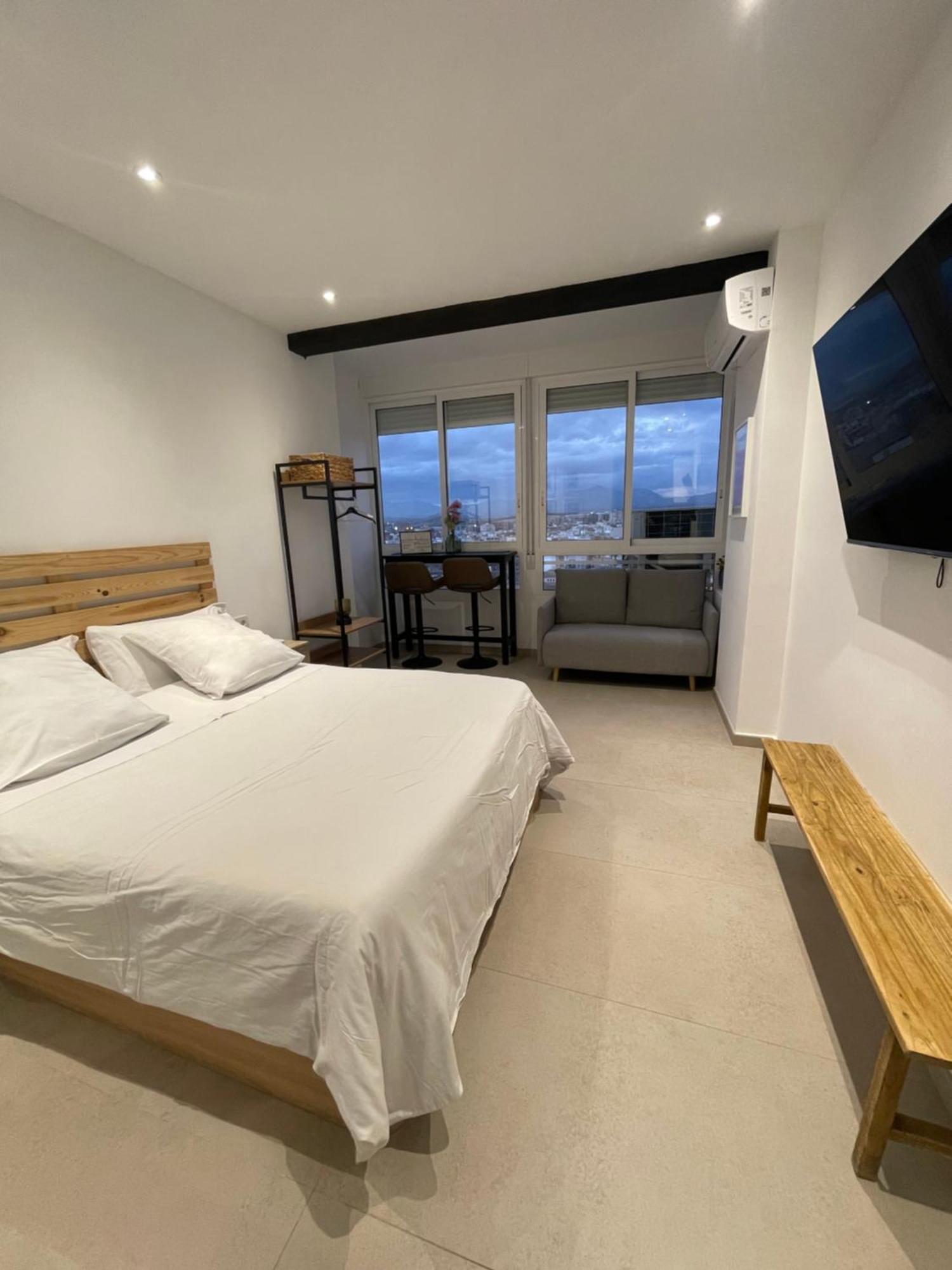 Sky Views Studio In City Centre Alicante Luaran gambar
